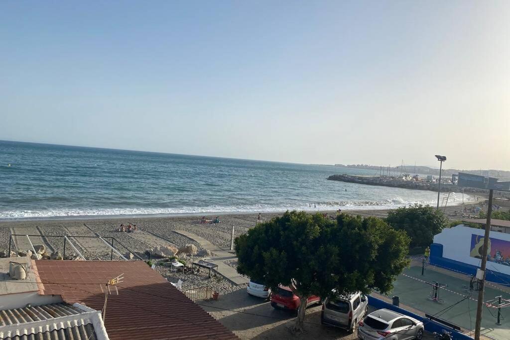 Maravilloso Apartamento En Primera Linea De Playa Con Vistas Al Mar En Caleta De Velez 2 D Exteriör bild
