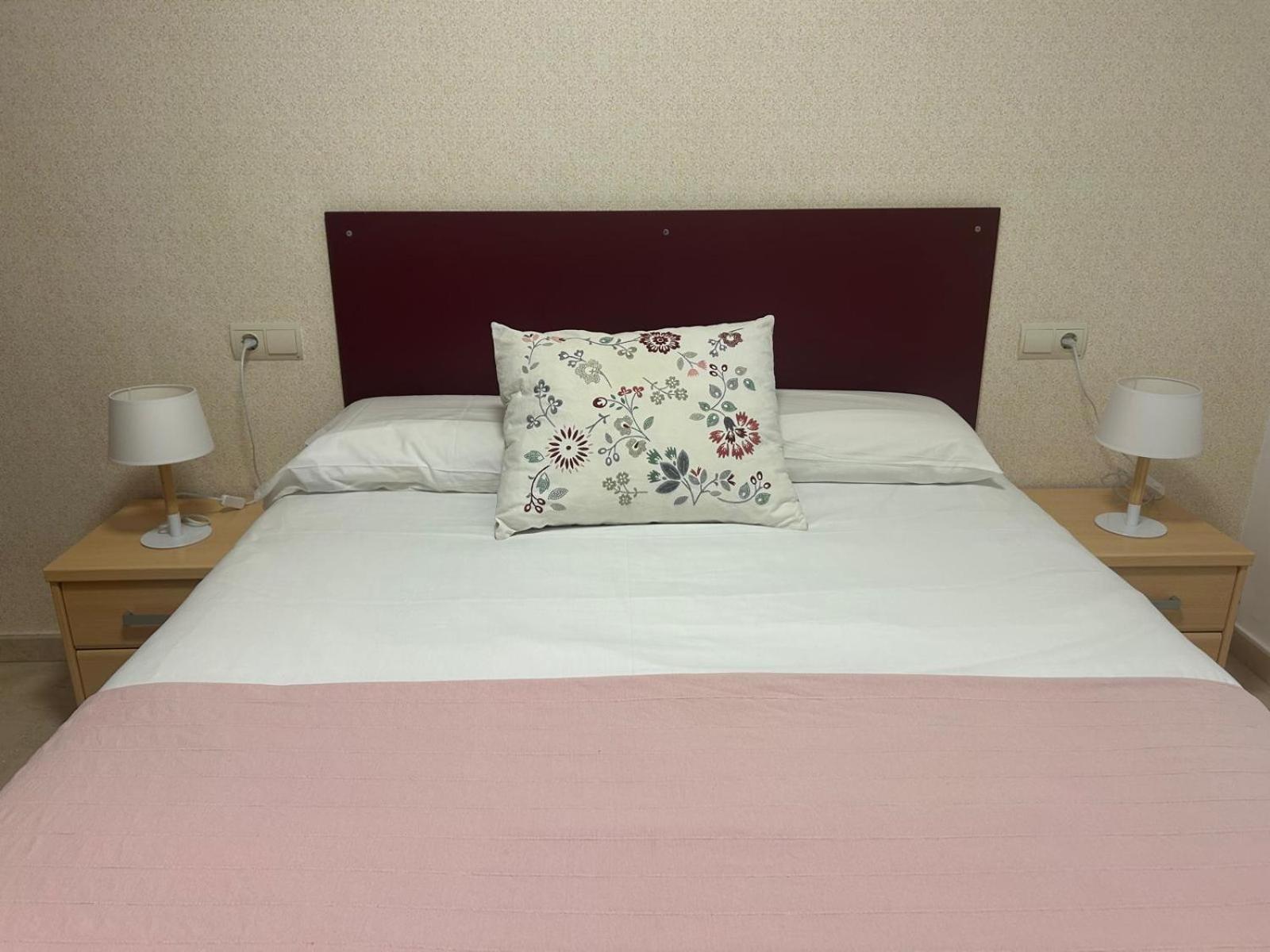 Maravilloso Apartamento En Primera Linea De Playa Con Vistas Al Mar En Caleta De Velez 2 D Exteriör bild