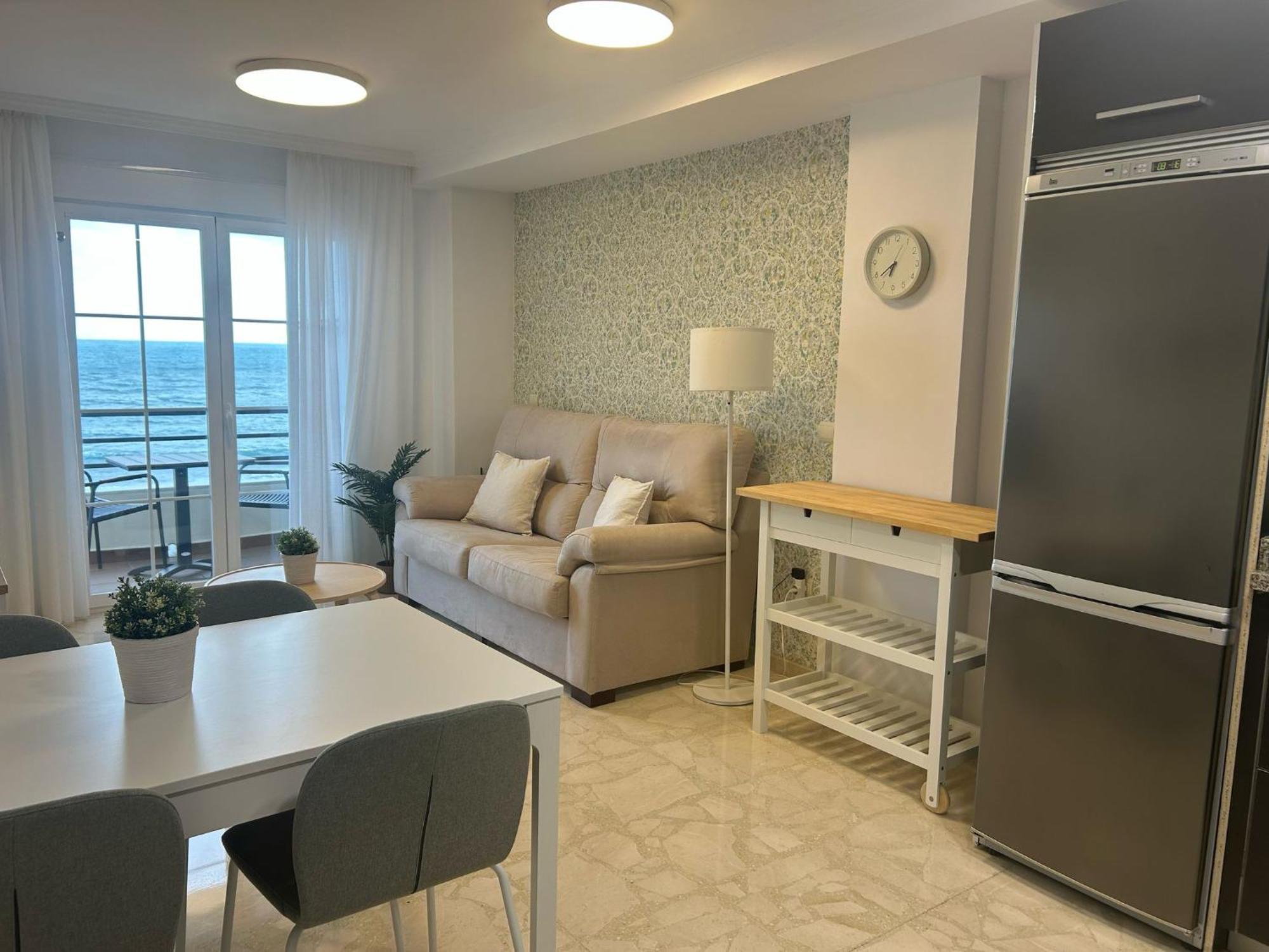 Maravilloso Apartamento En Primera Linea De Playa Con Vistas Al Mar En Caleta De Velez 2 D Exteriör bild