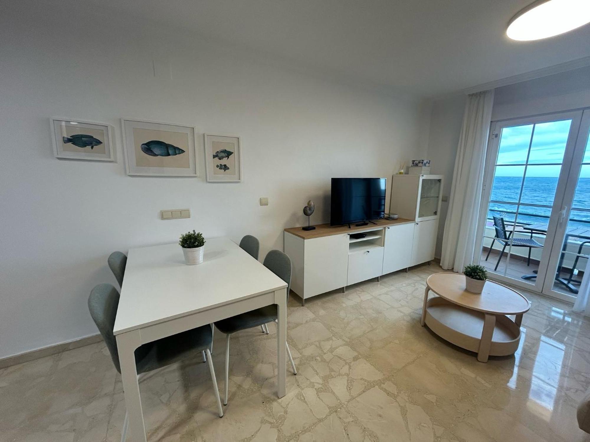Maravilloso Apartamento En Primera Linea De Playa Con Vistas Al Mar En Caleta De Velez 2 D Exteriör bild